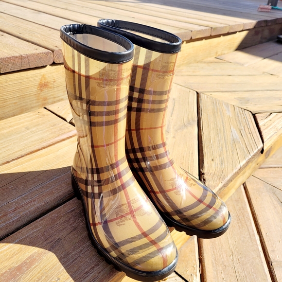 Authentic Burberry Plaid Rain Boots - Picture 1 of 4